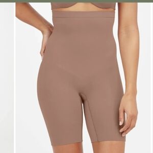 Spanx Higher Power Shaper Short Seamless Hi Waisted 1 Cafe Au Lait  1 Soft Nude